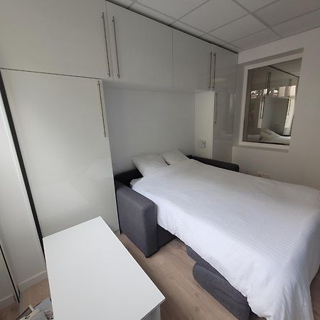Studio Bien Equipe Au Calme A Montmartre Париж Экстерьер фото